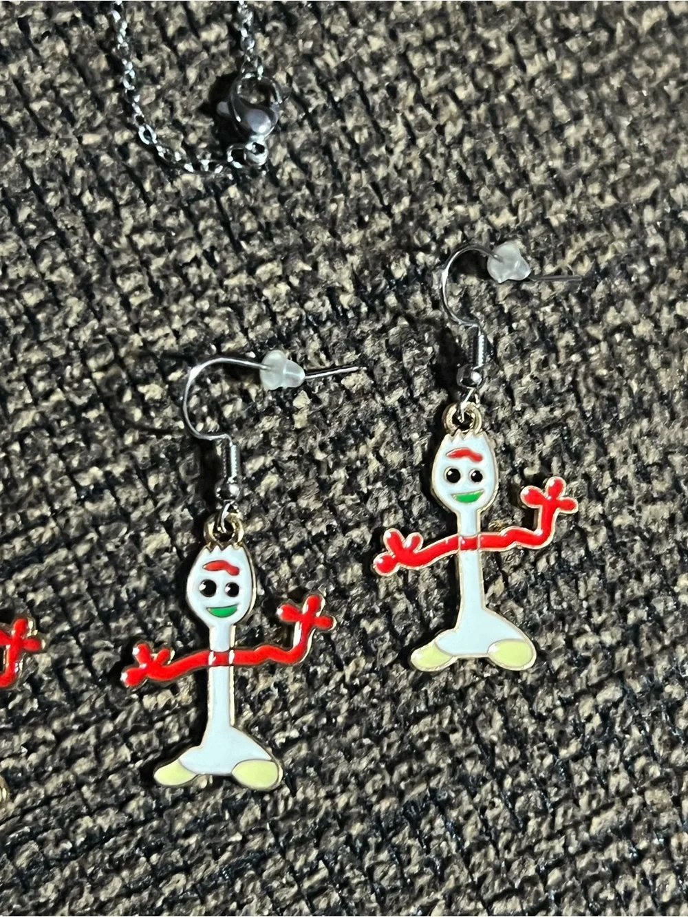 Silver-tone Fork Character Necklace & Earring Set - White & Red D101